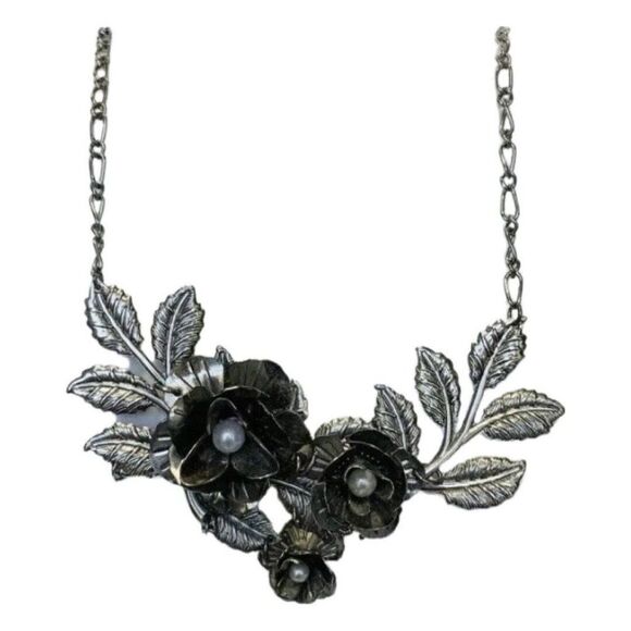 Vintage Silver Tone Black Flower Pearl Inset Pendant Chain Statement Necklace - Picture 2 of 4